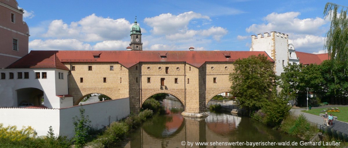 amberg-freizeitangebote-oberpfalz-ausflugsziele-wahrzeichen-stadtbrille