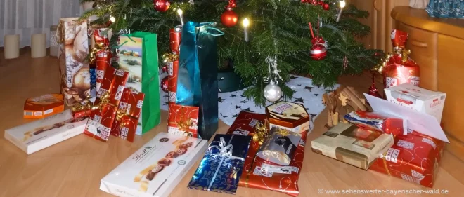 Tolle Geschenkideen Weihnachten für Erwachsene Geschenke unterm Christbaum